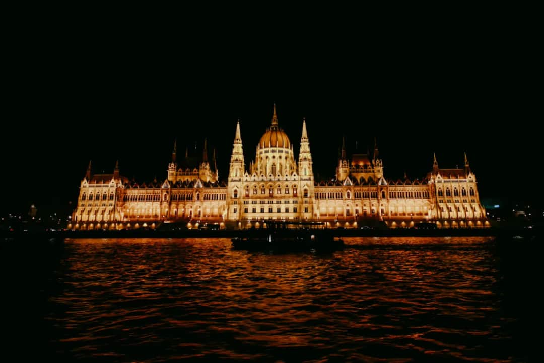 Budapeszt nocą: 10 magicznych atrakcji, które musisz zobaczyć