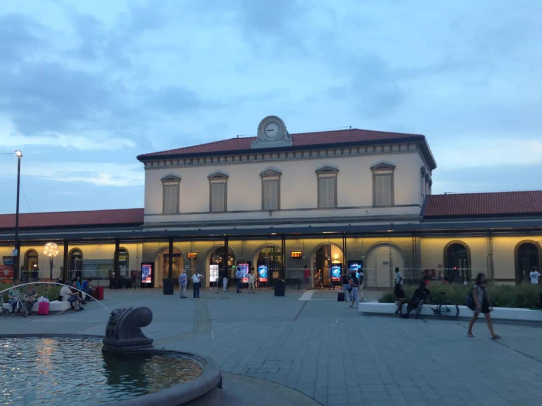 Dworzec kolejowy w Bergamo: Jego lokalizacja i przydatne informacje