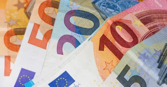 Waluta w Wilnie: praktyczne informacje o płatnościach podczas wyjazdu