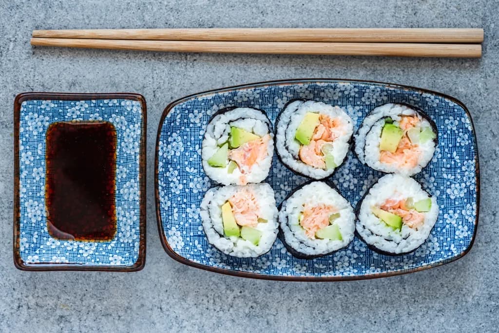 Jak przygotować łososia do sushi, aby uniknąć błędów i cieszyć się smakiem