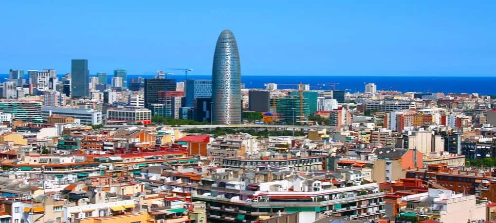 Przewodnik po hiszpańskich serialach Netflix idealnych na wieczór