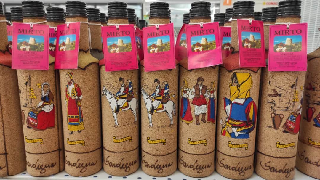 Co warto przywieźć z Sardynii: 10 unikalnych pamiątek i prezentów