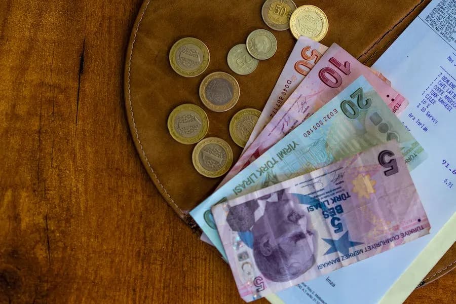 Płatności w Turcji: jaką walutą płacić i gdzie wymieniać pieniądze
