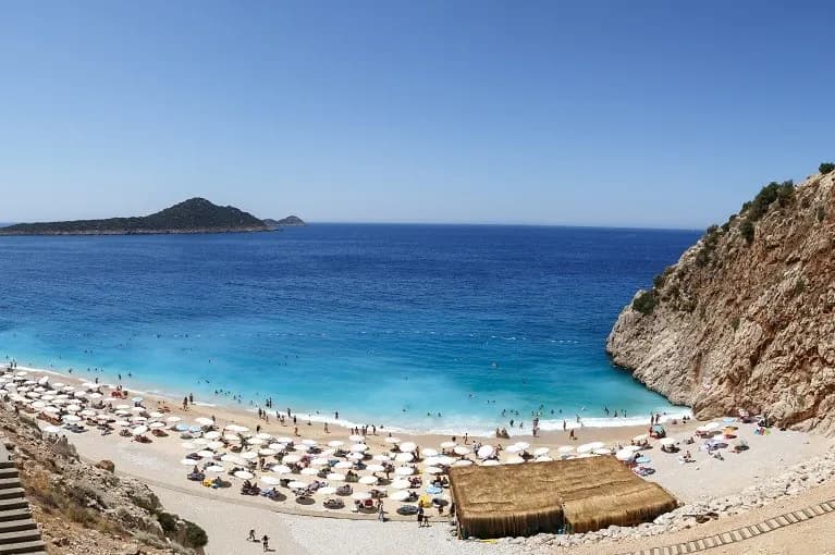 Gdzie na wakacje w lipcu? 5 nieoczywistych miejsc, które zachwycą