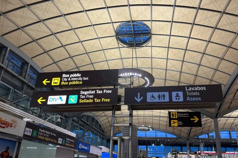 Lotnisko Alicante: Szybki i tani dojazd do centrum miasta