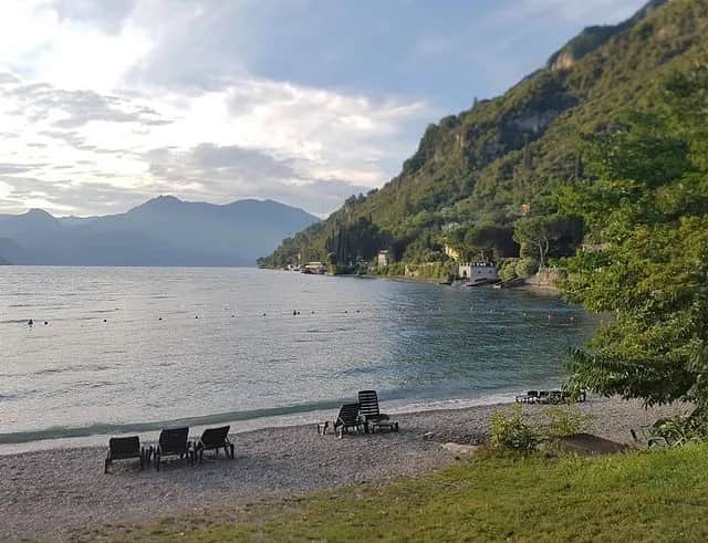 Gdzie znajdę najładniejsze plaże w pobliżu Bergamo? Przewodnik